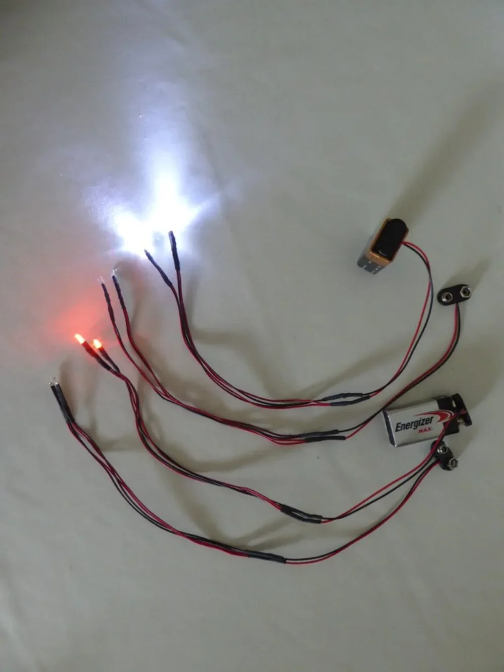 NEW RED & WHITE LED LOW VOLTAGE 9 VOLT BATTERY POWERED LIGHT SETS FOR HALLOWEEN